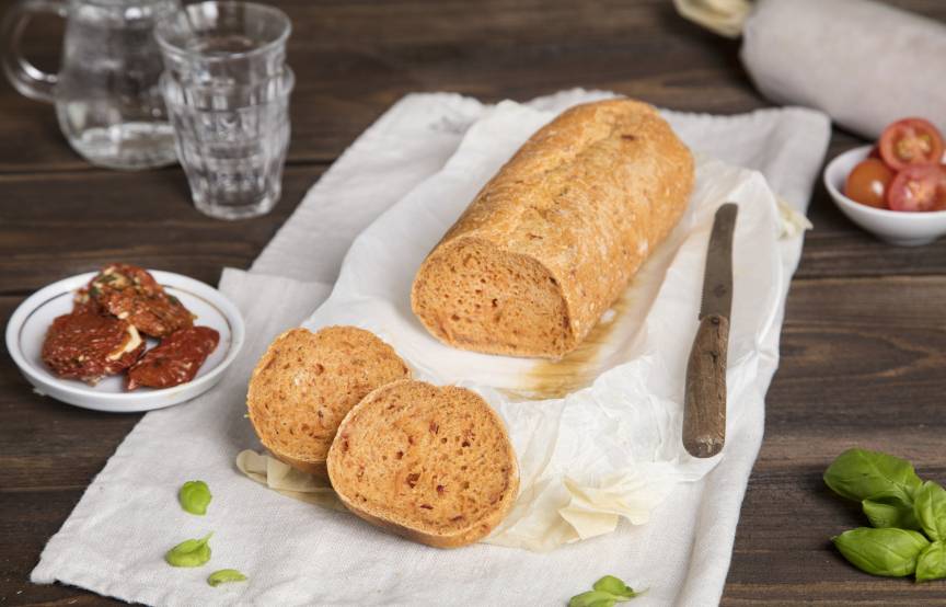 Pikantes Tomatenbrot mit dem Monsieur Cuisine backen | ZauberMix