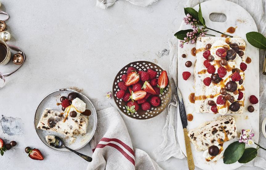 Eisschnitte mit Kuchen und Beeren aus dem Monsieur Cuisine | ZauberMix