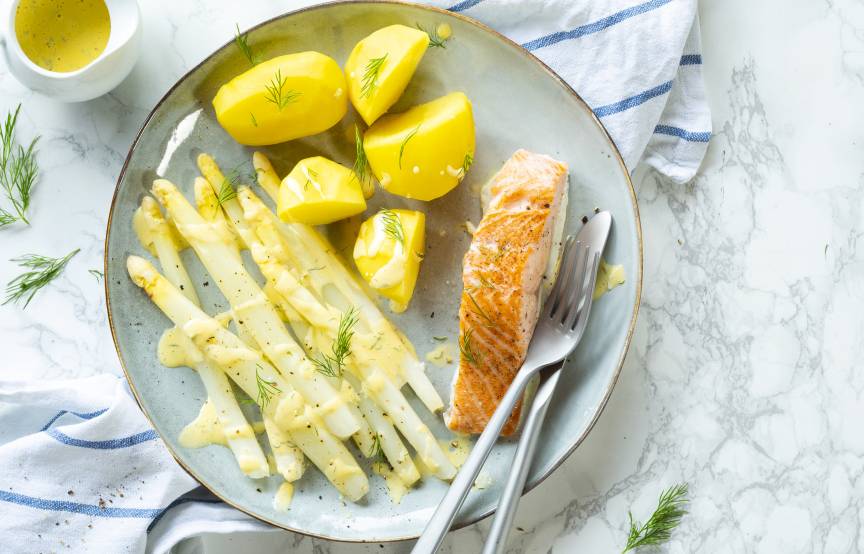 Spargel mit Lachs und Kartoffeln im Monsieur Cuisine | ZauberMix