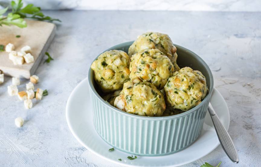 Grundrezept für Semmelknödel mit dem Monsieur Cuisine | ZauberMix